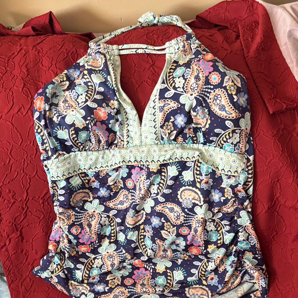 Liz Claiborne Swim Top 16 ⭐️